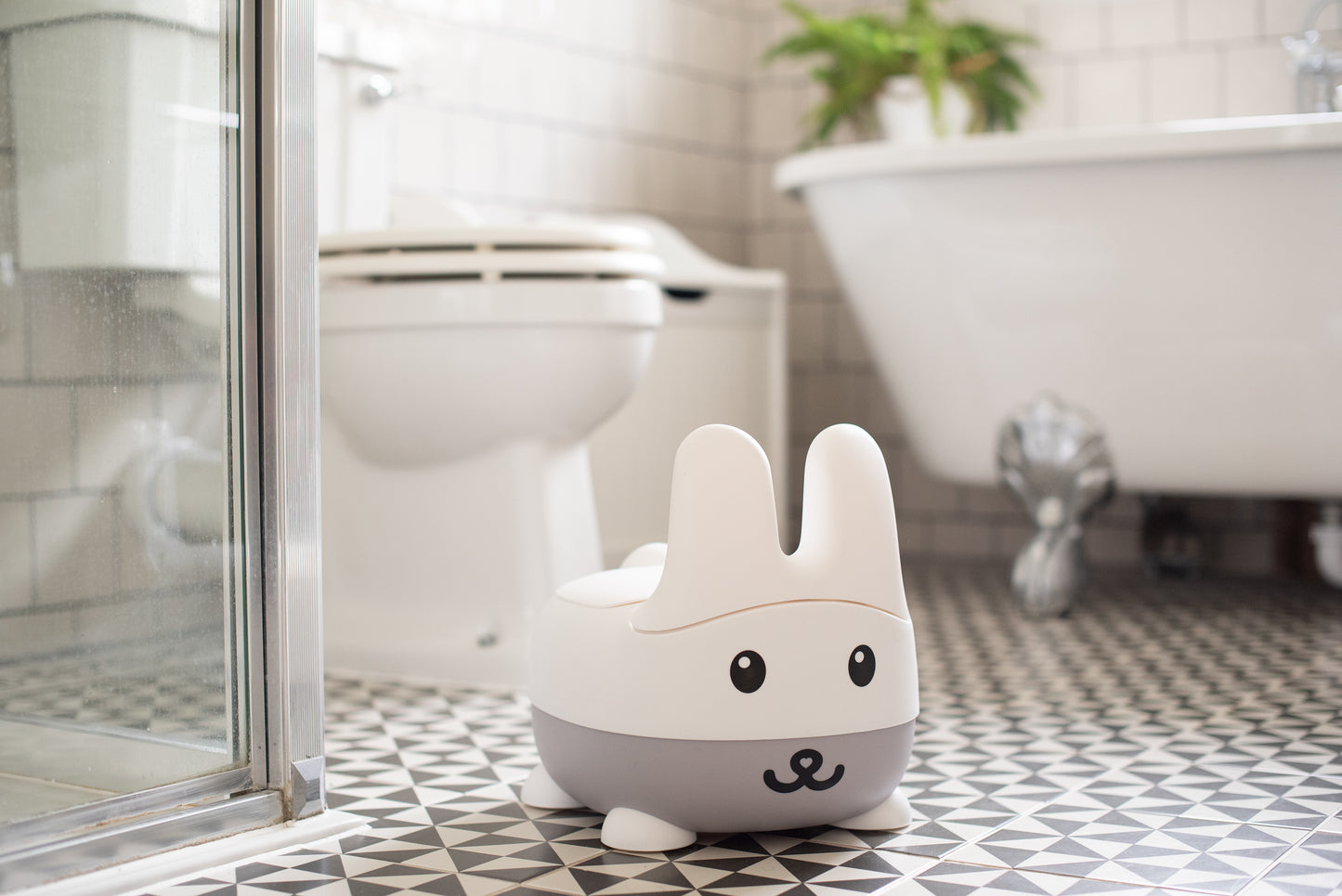 Bunny Training Potty with Back Rest, Removable Bowl & Lid